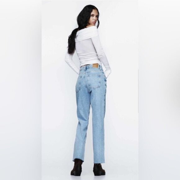 NWOT - Zara, Women's High Rise Straight Leg Jeans - Light Blue. Size: 2 (US). - Picture 11 of 14